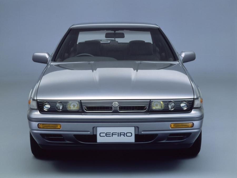  Nissan Cefiro 1988 года  (фото 10 из 13)